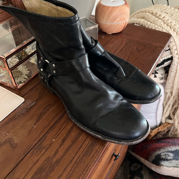 Men’s Frye boots. - Picture 3 of 5